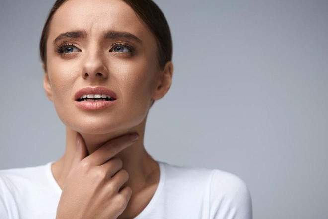 Tại sao bạn lại bị khô họng?