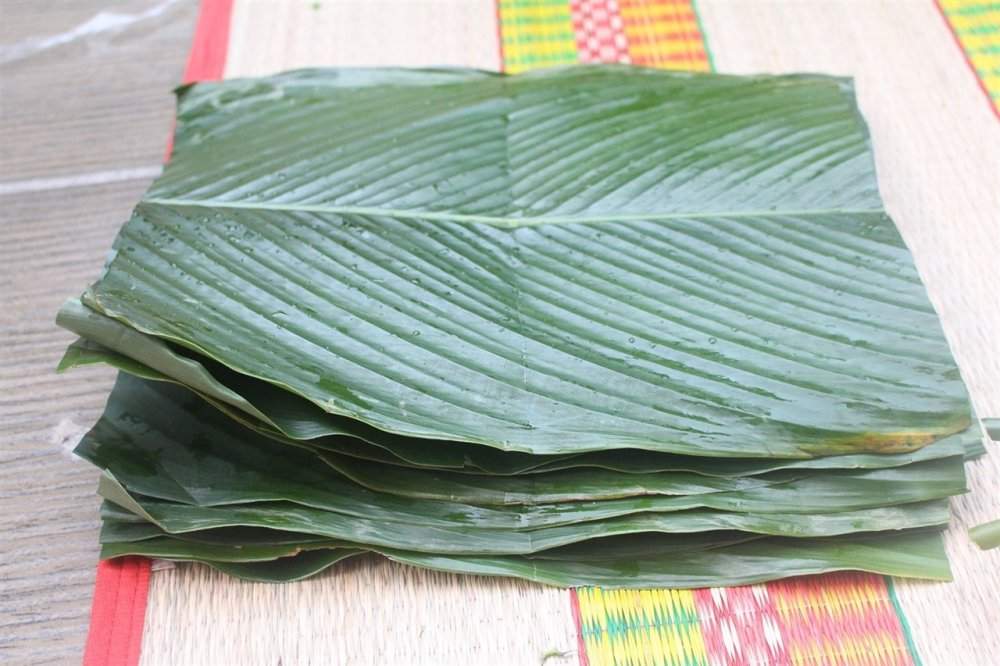 Cách cắt lá dong gói bánh chưng