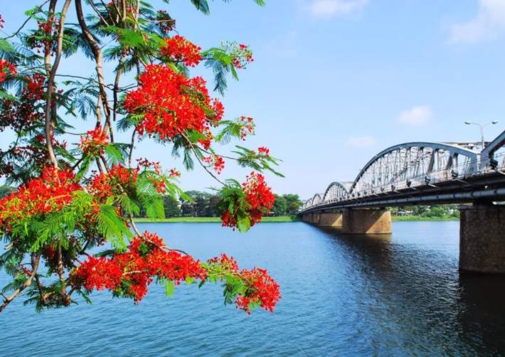 Mẫu 1 Phân tích Ai đã đặt tên cho dòng sông của Hoàng Phủ Ngọc T