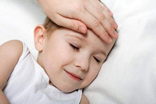 Các bước sơ cứu nhanh khi trẻ bị sốt cao, co giật