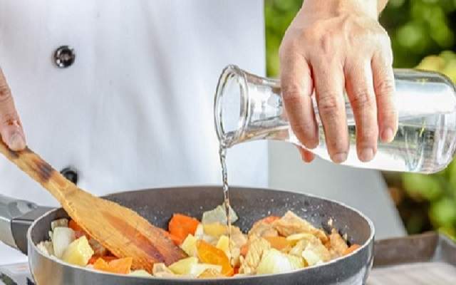Mẹo chữa mặn tuyệt vời cho món ăn mà bạn không ngờ tới