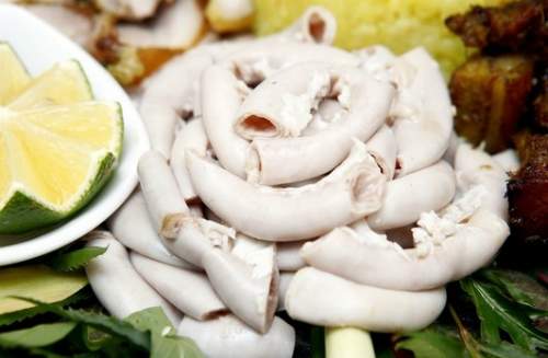 Mẹo luộc lòng heo ngon, hết sạch mùi hôi