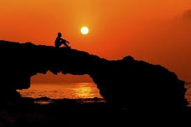 Hãy hướng về phía mặt trời, bóng tối sẽ ngả về phía sau bạn.