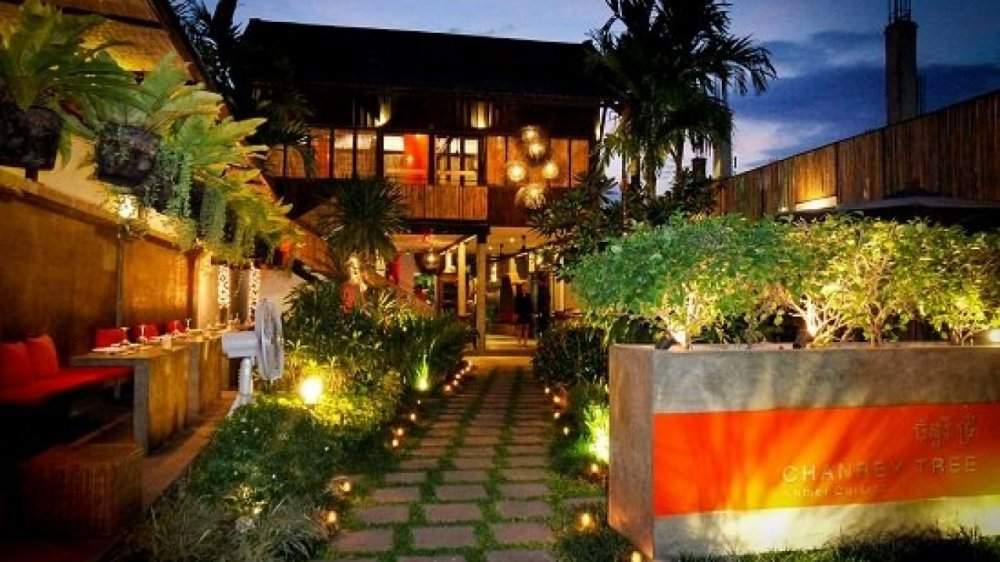 Ẩm thực độc đáo tại nhà hàng con gà trống