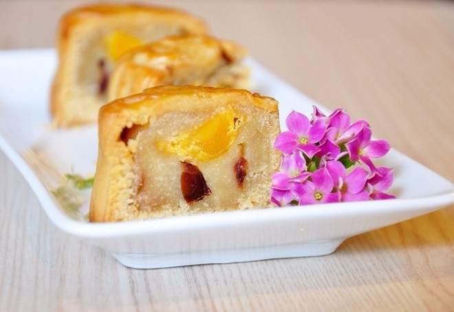 Làm bánh Trung thu tí hon nhân đậu xanh nho khô