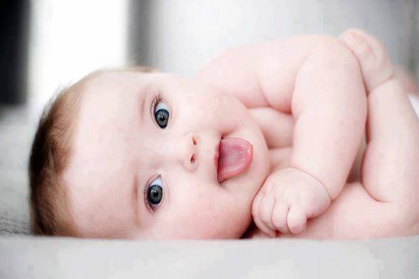 Bí quyết sinh con trắng trẻo, cao lớn và thông minh